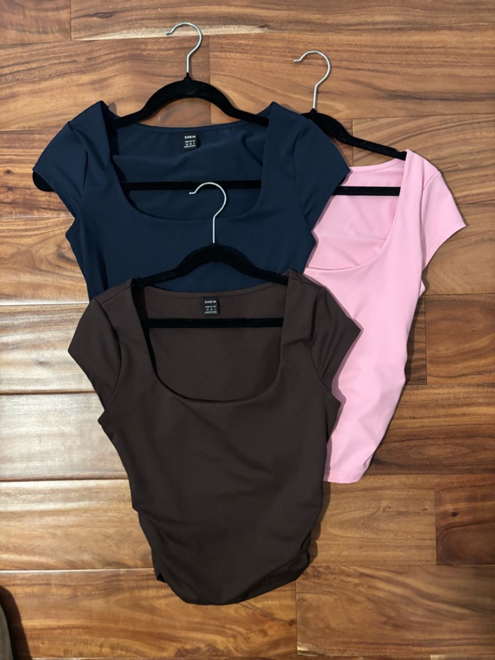 SHEIN Scoop Neck Short Sleeve Tee — Pink, Navy, Brown